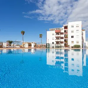 https://centrico-apartamento-en-playa-de-las-americas.tenerifehoteles.net